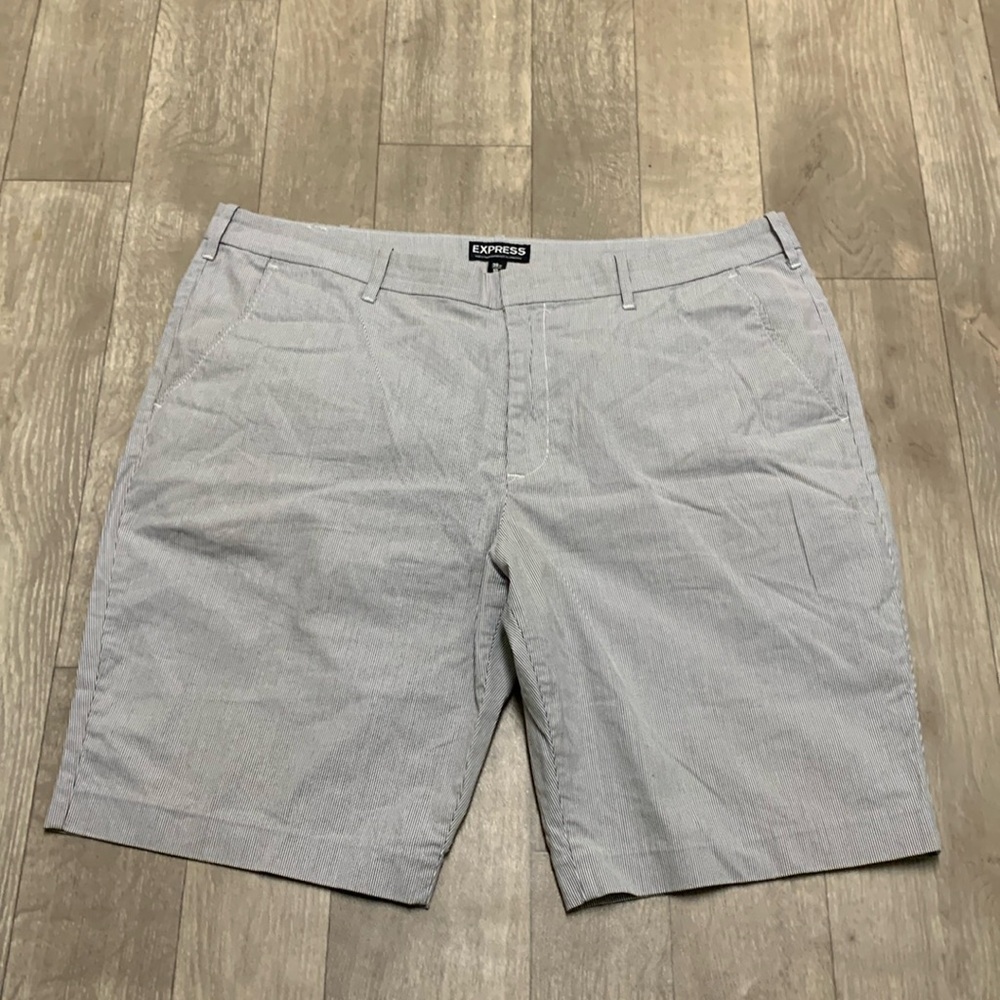 Mens‎ NWOT Express Pin NeedleCord Stripe Casual Chino Shorts
